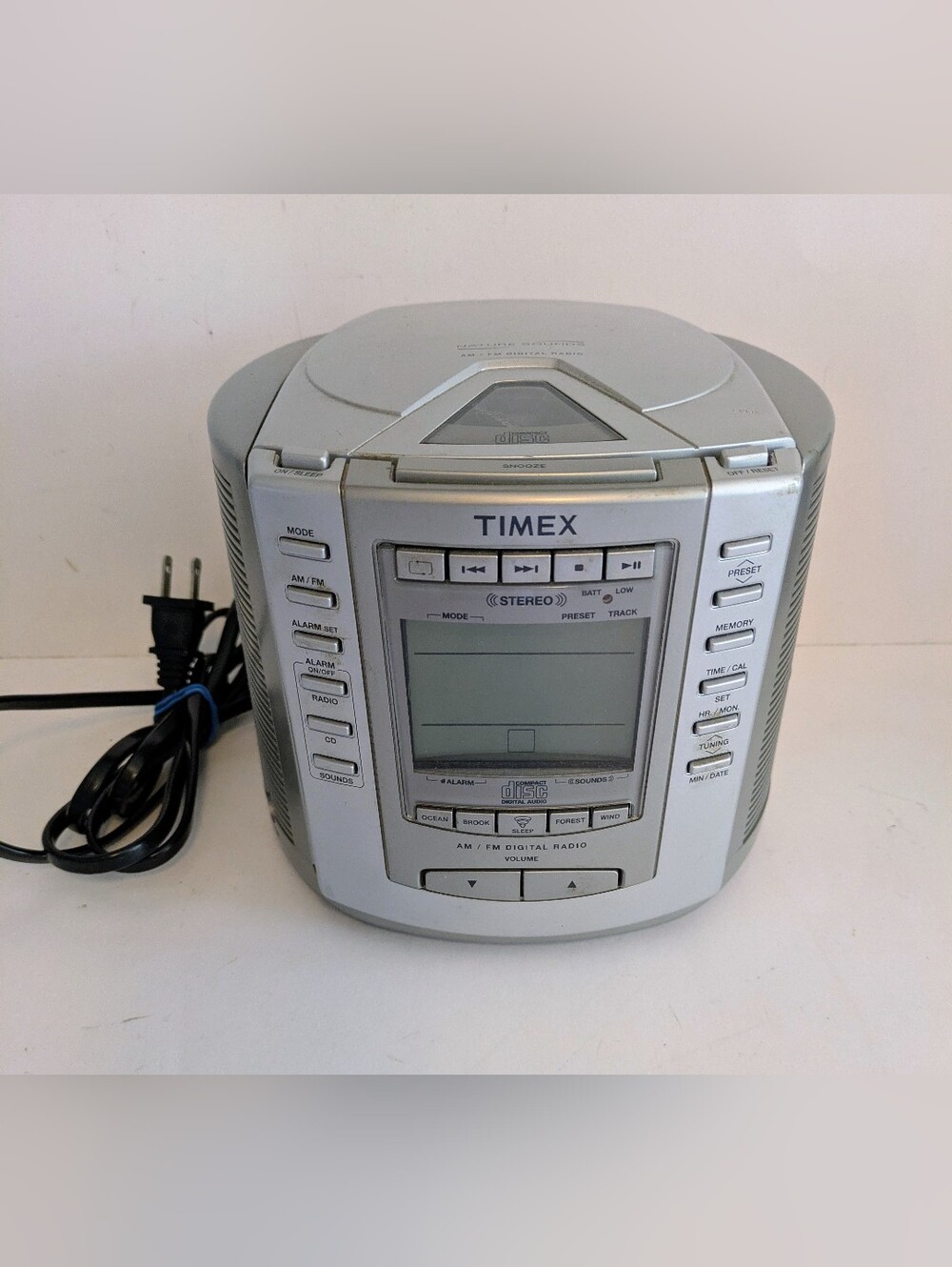 Timex Portable CD Player AM/FM Radio Digital Display Nature SELLING AS IS
